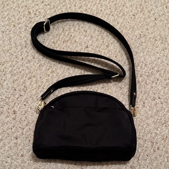 Lo & Sons Nouvelle Black Nylon Crossbody Bag - Picture 3 of 9